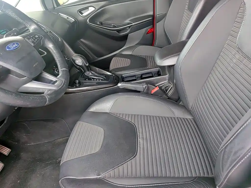 Ford Focus 2015 — фото 15