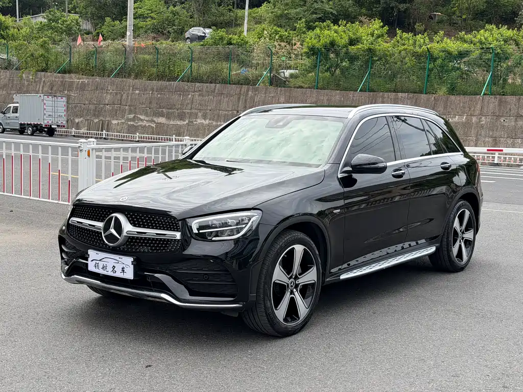 Mercedes-Benz GLC 2022 — фото 1