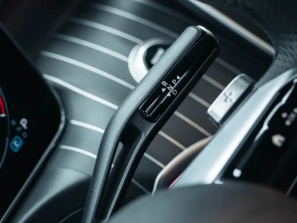 Mercedes-Benz C-Class 2023 — фото 17