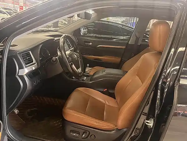 Toyota Highlander 2021