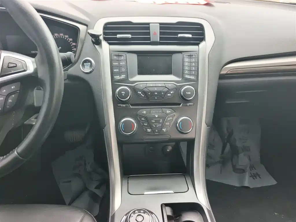 Ford Mondeo 2018 — фото 13