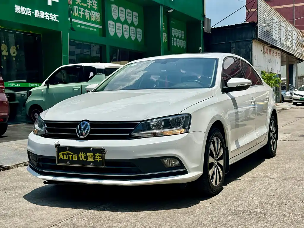 Volkswagen Sagitar 2018