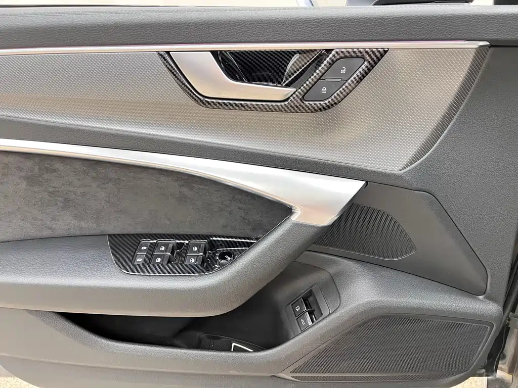 Audi A6L New Energy 2021 — фото 12