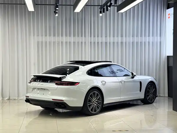 Porsche Panamera 2019