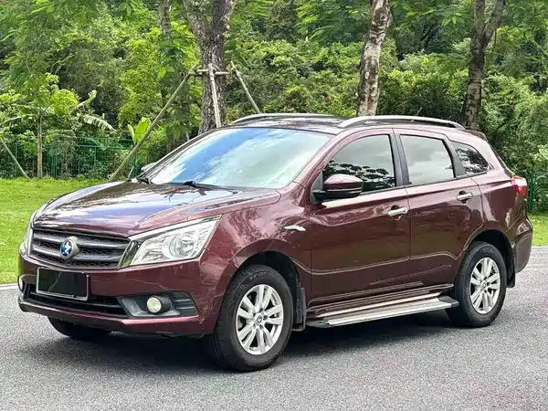Venucia T70 2015