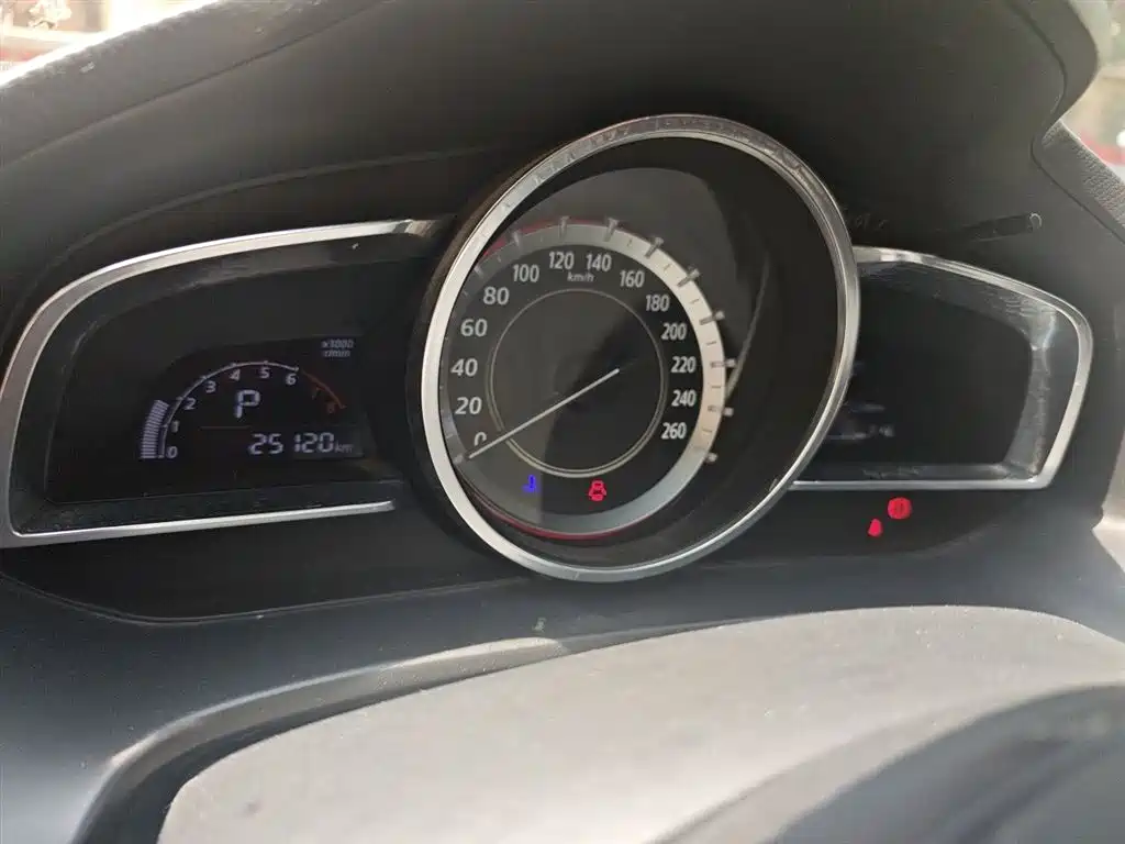 Mazda 3 Axela 2015 — фото 12