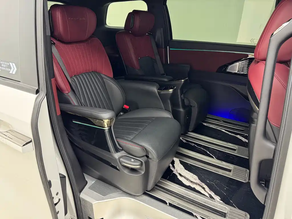 GAC Motor Trumpchi M8 2023 — фото 11