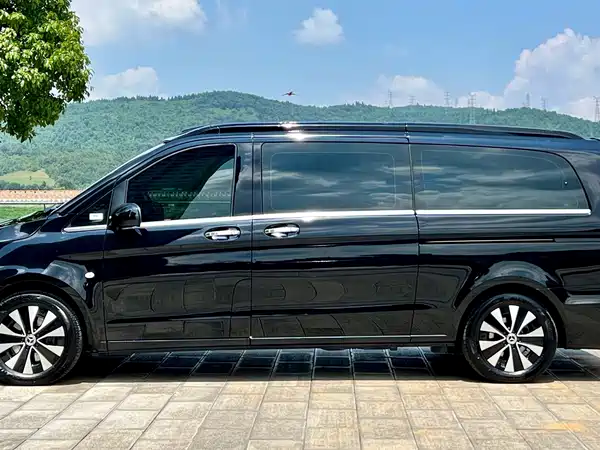 Mercedes-Benz Vito 2024