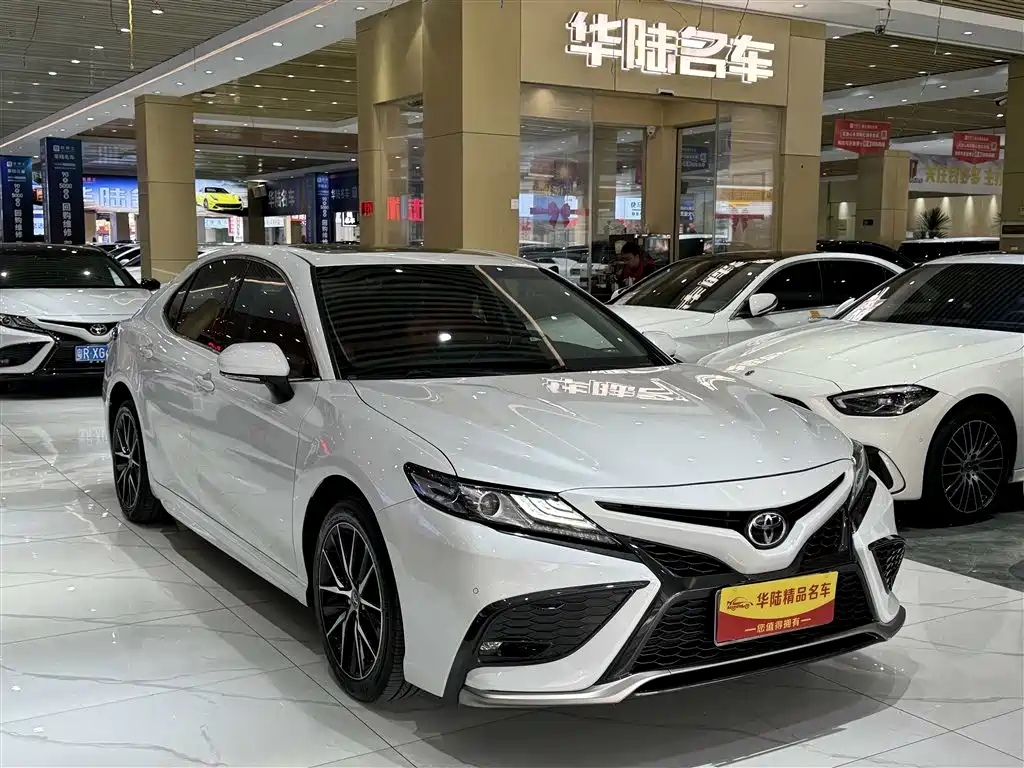 Toyota Camry 2021 — фото 14