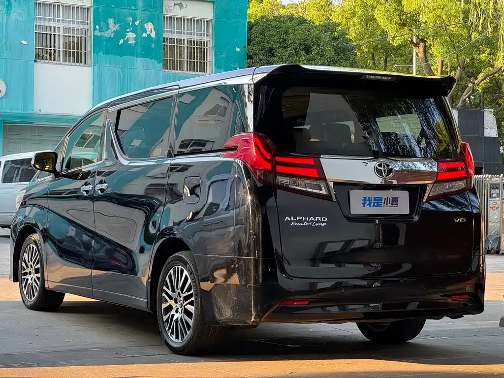 Toyota Alphard 2018 — фото 3