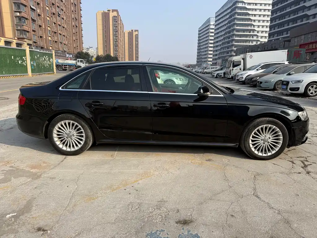 Audi A4L 2015