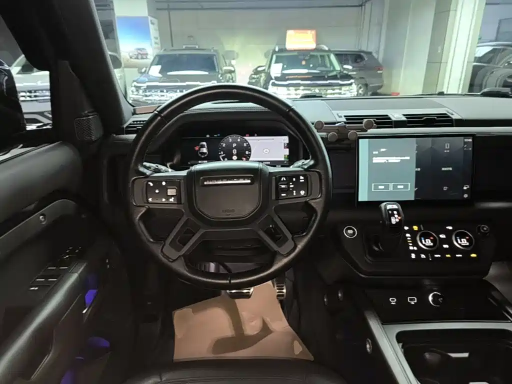 Land Rover Defender 2022 — фото 11