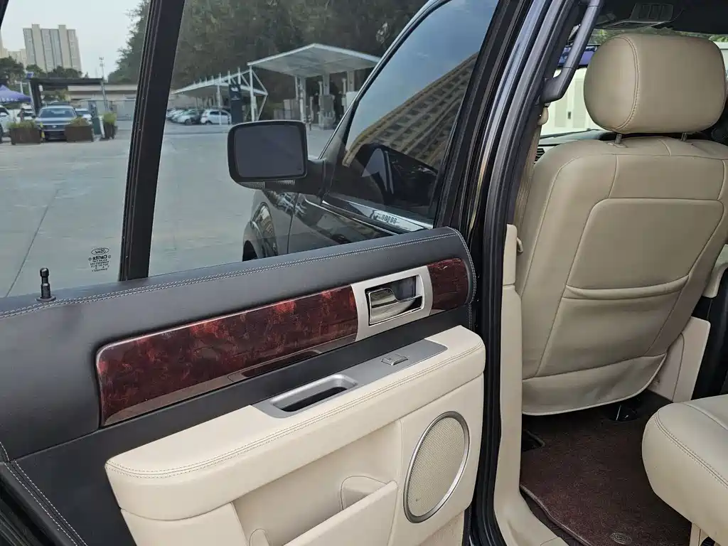 Lincoln Navigator 2007 — фото 24