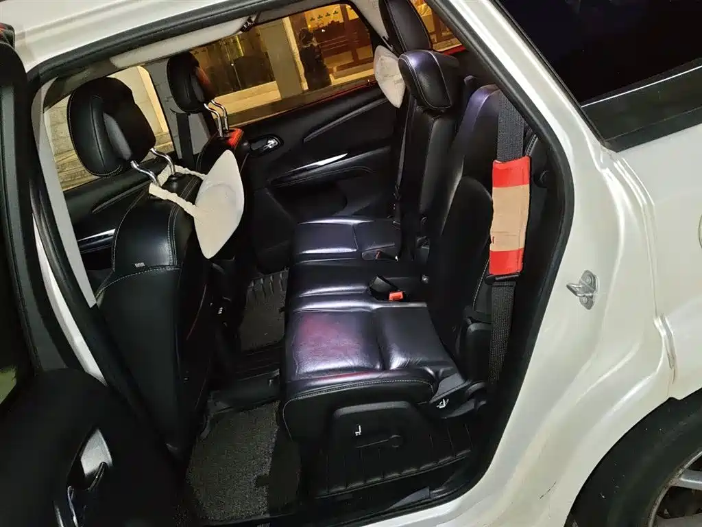 Dodge Journey 2017 — фото 18