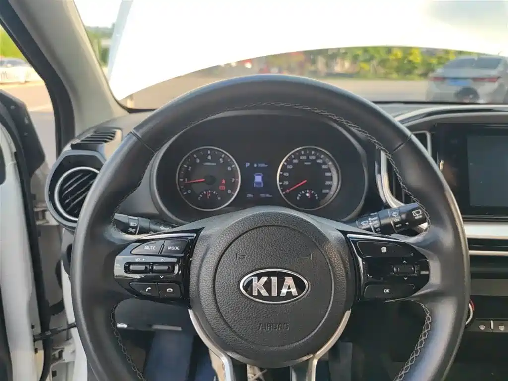 Kia KX1 2019 — фото 4