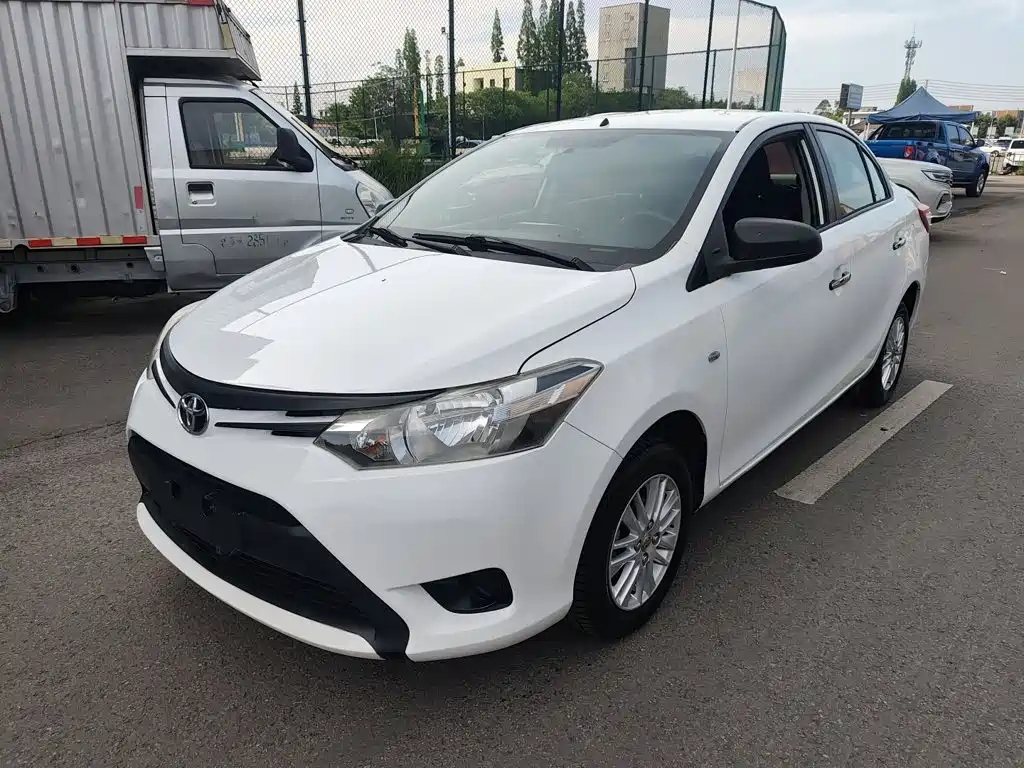 Toyota Vios 2015 — фото 2