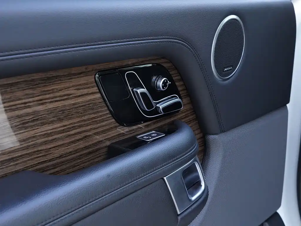 Land Rover Range Rover 2019 — фото 10