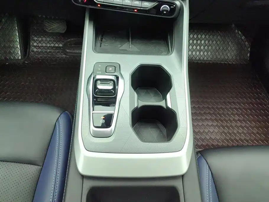 GAC Trumpchi GS3 2025 — фото 16