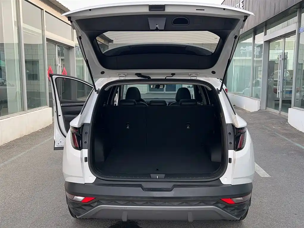 Hyundai Tucson 2023 — фото 13