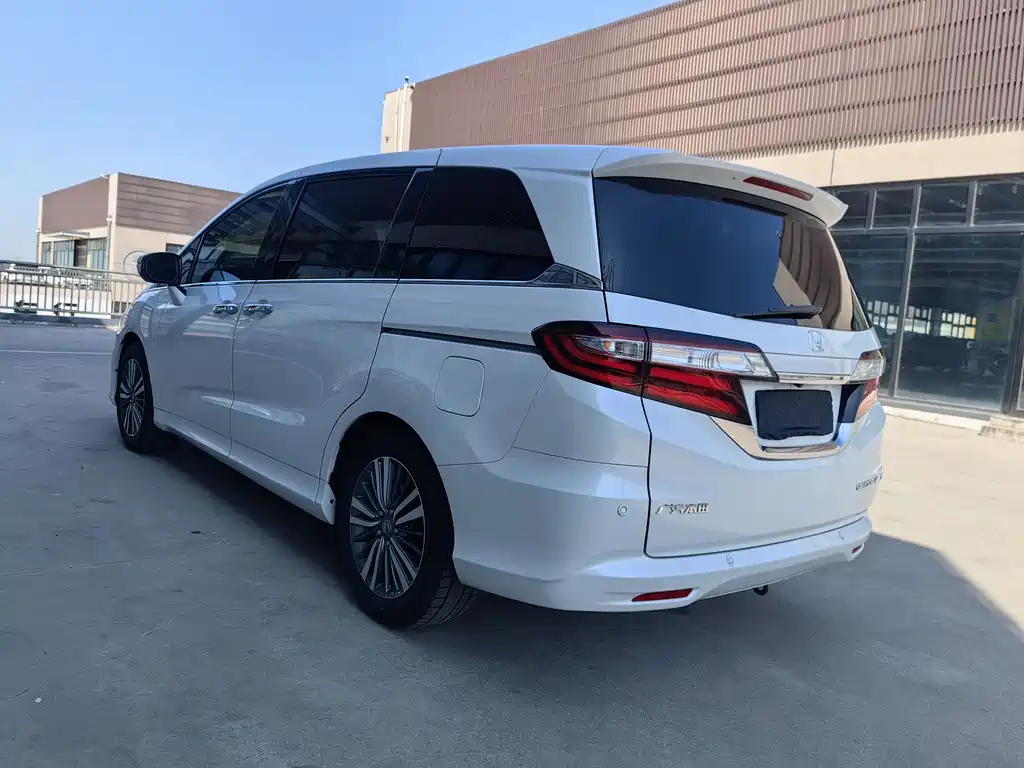 Honda Odyssey 2018 — фото 7