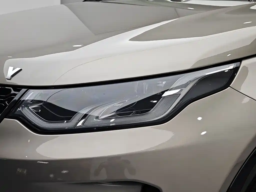 Land Rover Discovery Sport 2023 — фото 14