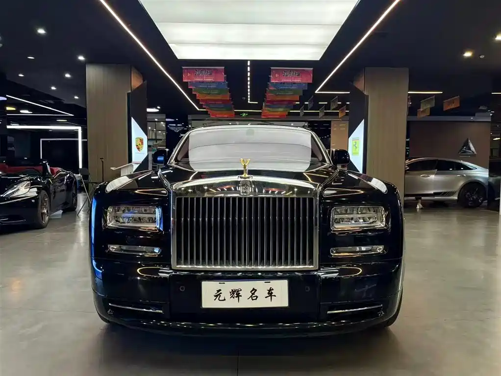 Rolls-Royce Phantom 2016 — фото 2