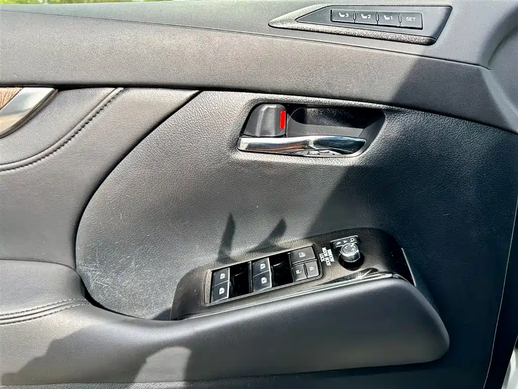 Toyota Vellfire 2019 — фото 24