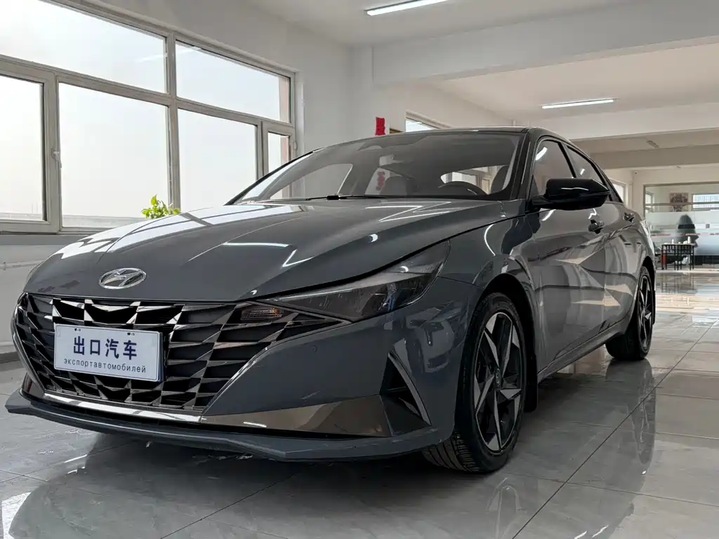 Hyundai Elantra 2022 — фото 1