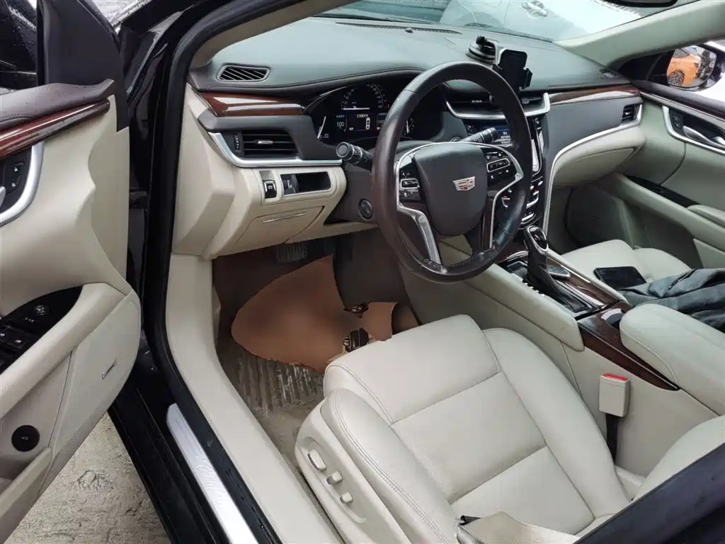 Cadillac XTS 2017 — фото 12