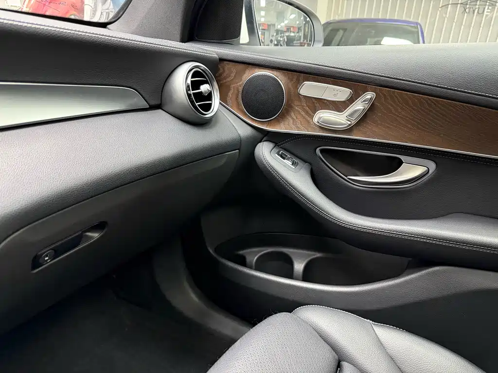 Mercedes-Benz GLC 2016 — фото 15