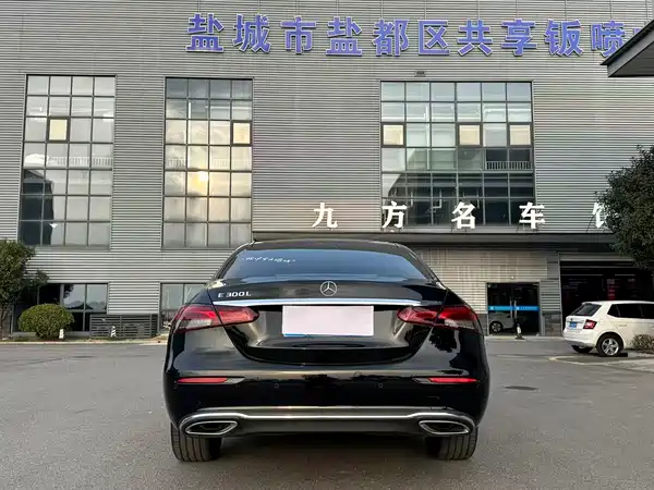 Mercedes-Benz E-Class 2022