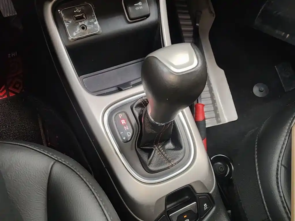 Jeep Compass 2019 — фото 14