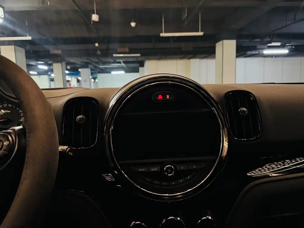 MINI JCW Countryman 2018 — фото 14