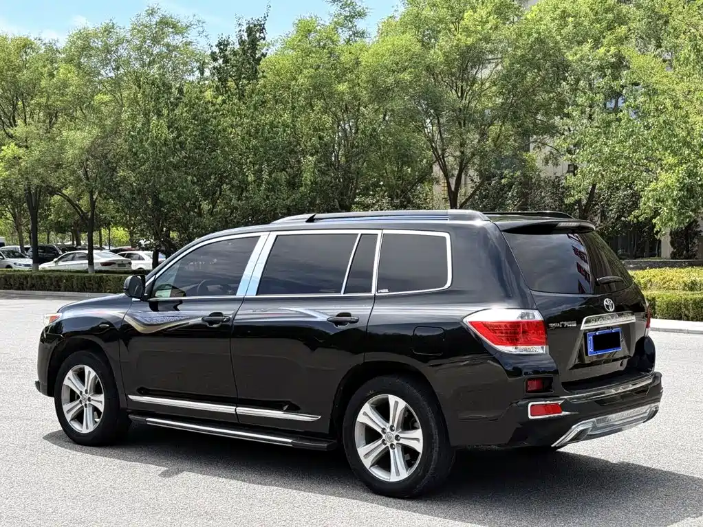 Toyota Highlander 2015 — фото 17