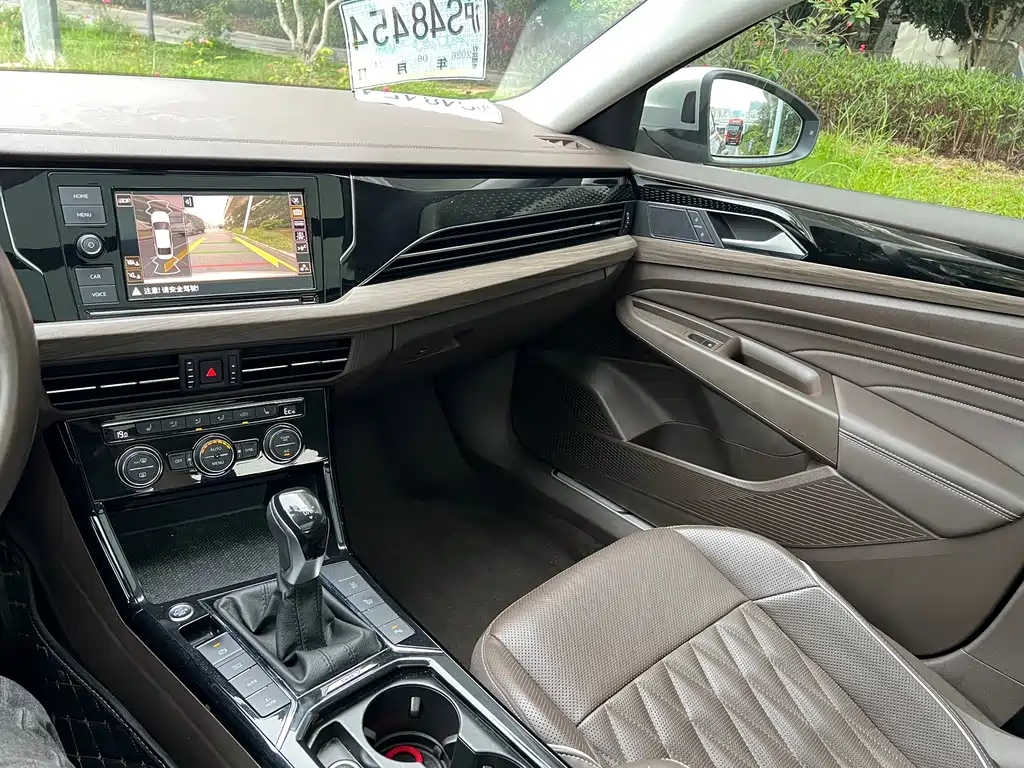 Volkswagen Passat PHEV 2019 — фото 18