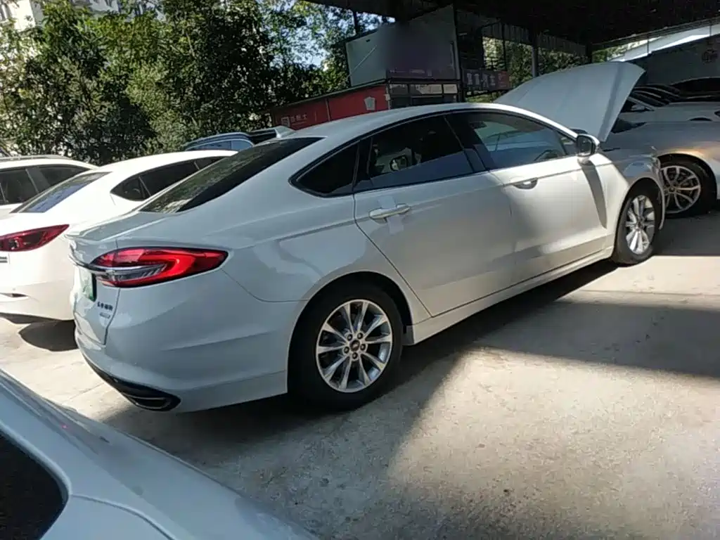 Ford Mondeo 2017 — фото 7