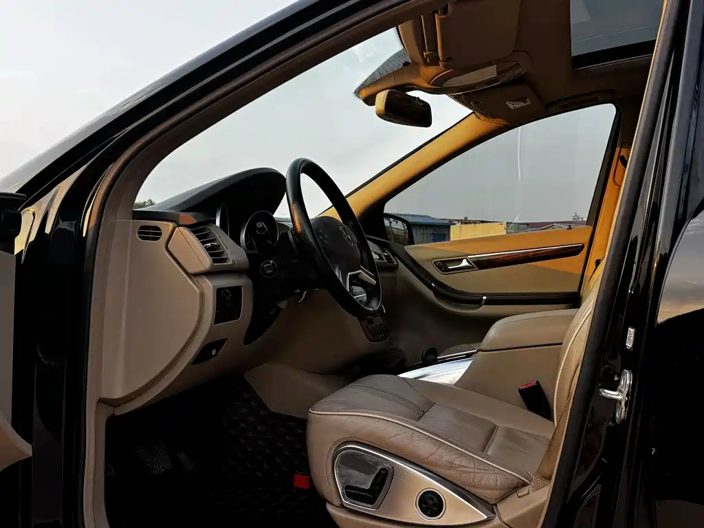 Mercedes-Benz R-Class 2014 — фото 18
