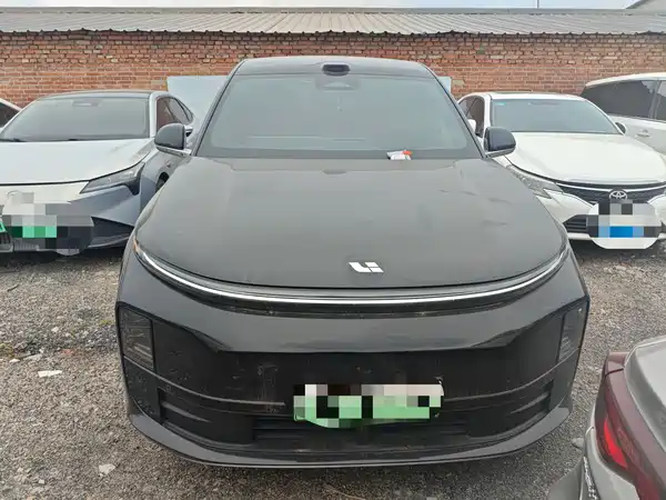 Li Auto L6 2025