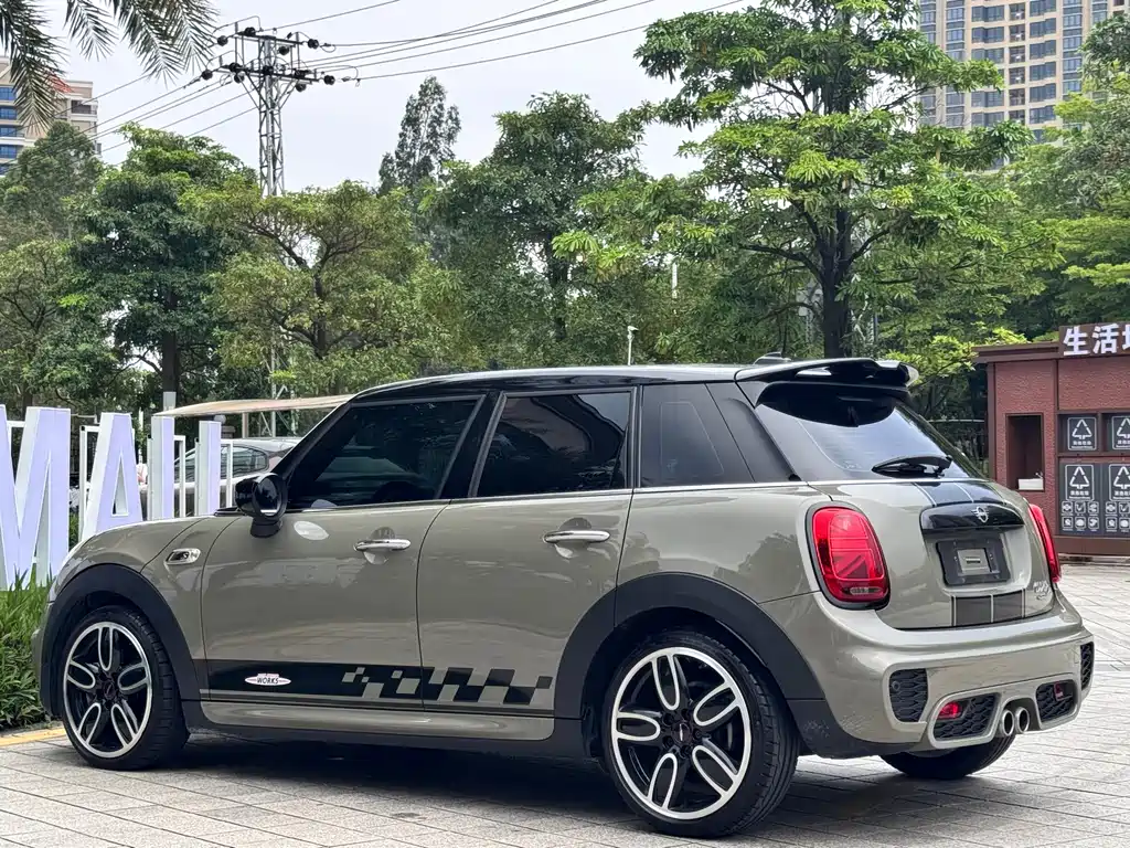 MINI MINI 2019