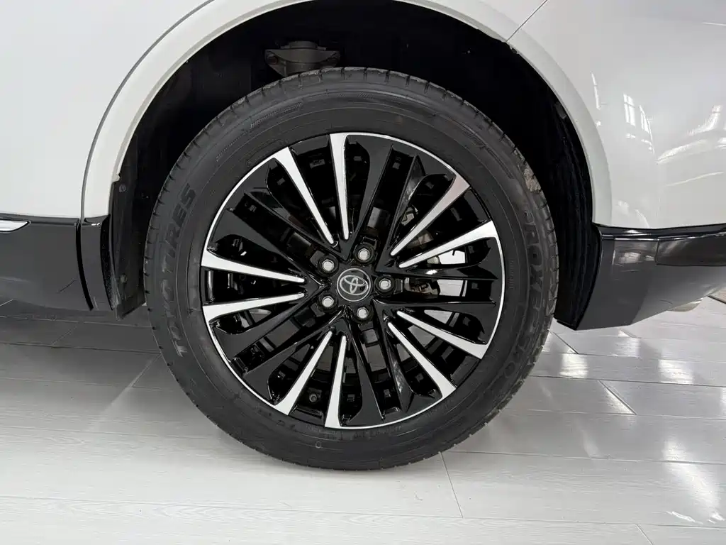 Toyota Venza 2022 — фото 24