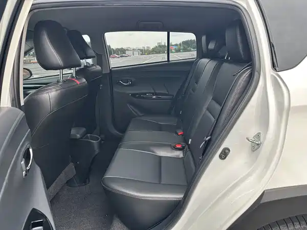 Toyota Yaris L 2022