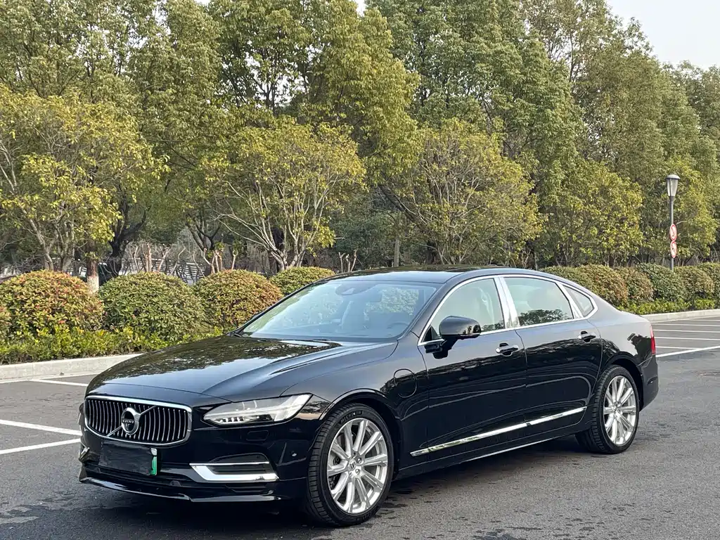 Volvo S90 PHEV 2018