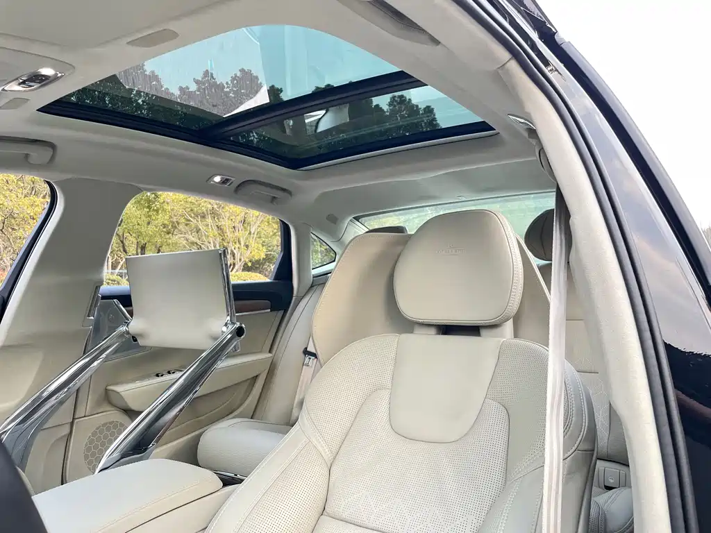 Volvo S90 PHEV 2018 — фото 21
