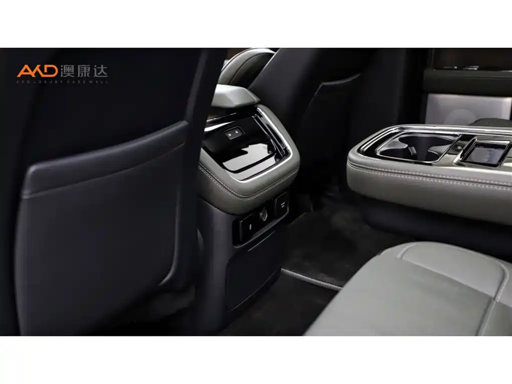 Lincoln Navigator 2024 — фото 10
