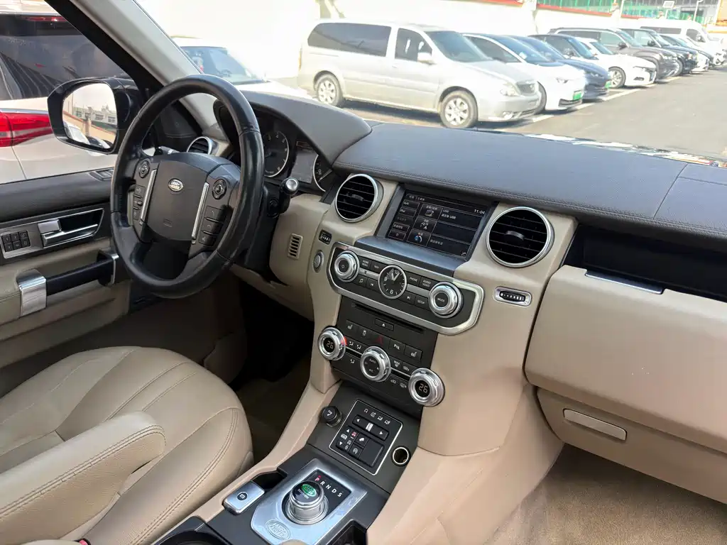 Land Rover Discovery 2016 — фото 14