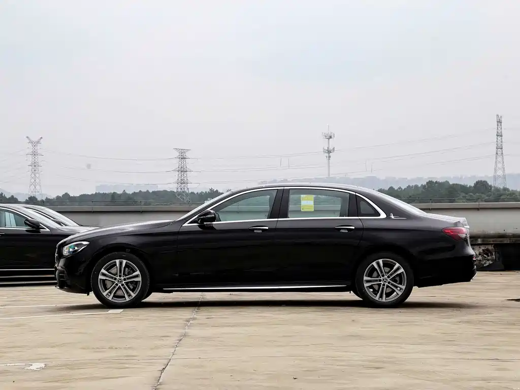 Mercedes-Benz E-Class 2021 — фото 4