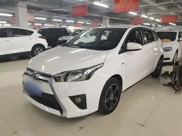 Toyota Yaris L 2015