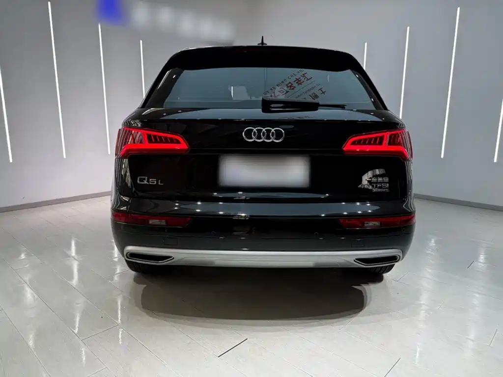 Audi Q5L 2020 — фото 12