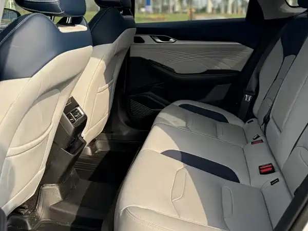 Geely Xingrui 2022