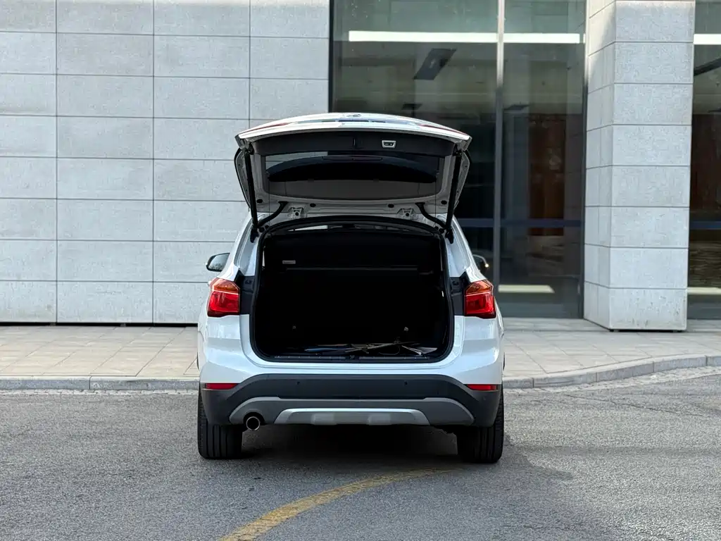 BMW X1 2017 — фото 18